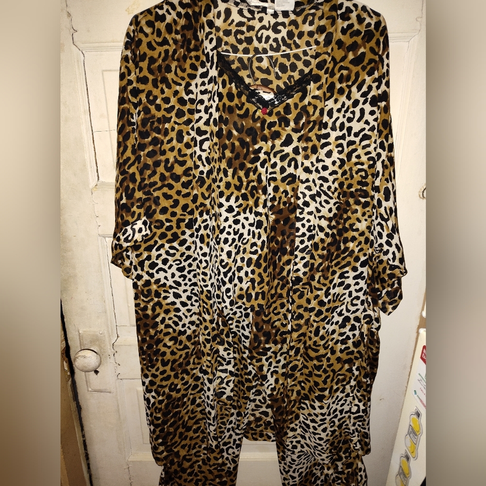 3 piece, Secret treasures, size L, pants, tank, robe.